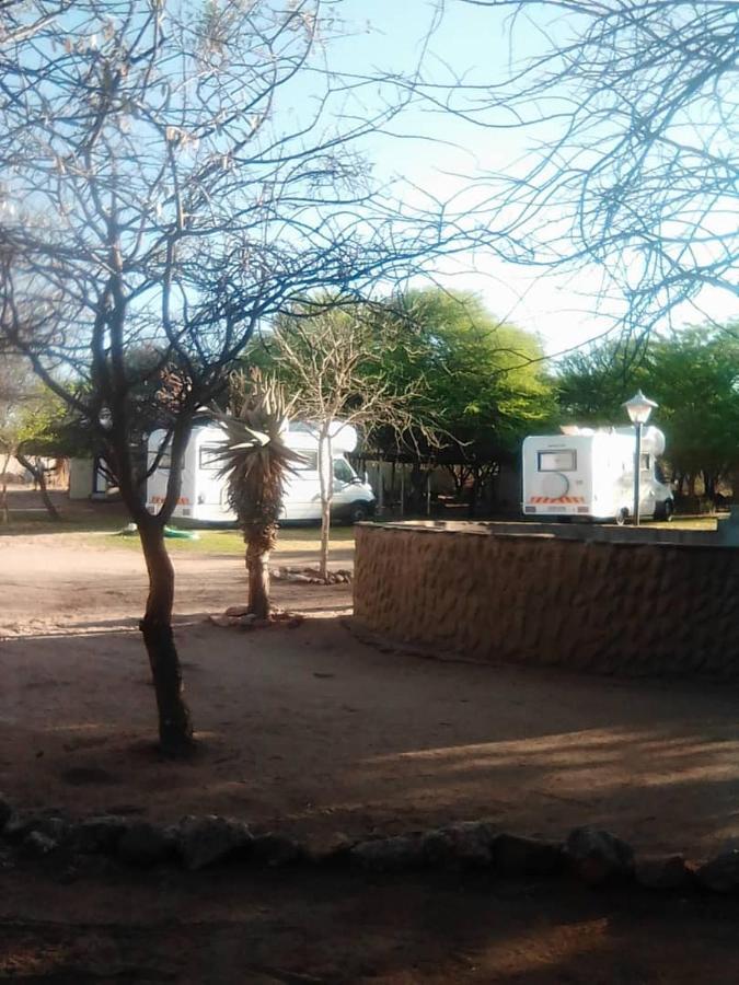 Ombo Rest Camp Hotel Okahandja Buitenkant foto