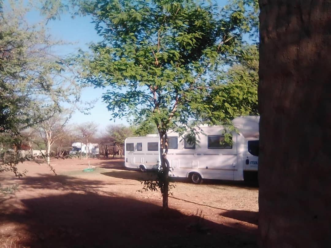 Ombo Rest Camp Hotel Okahandja Buitenkant foto