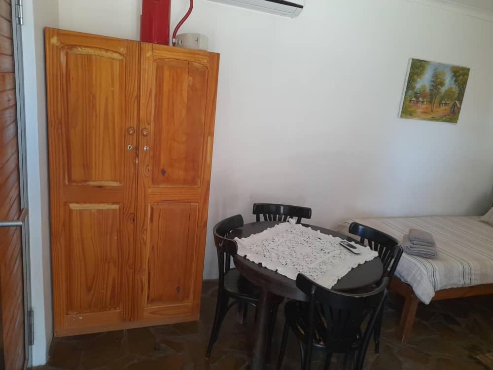 Ombo Rest Camp Hotel Okahandja Buitenkant foto