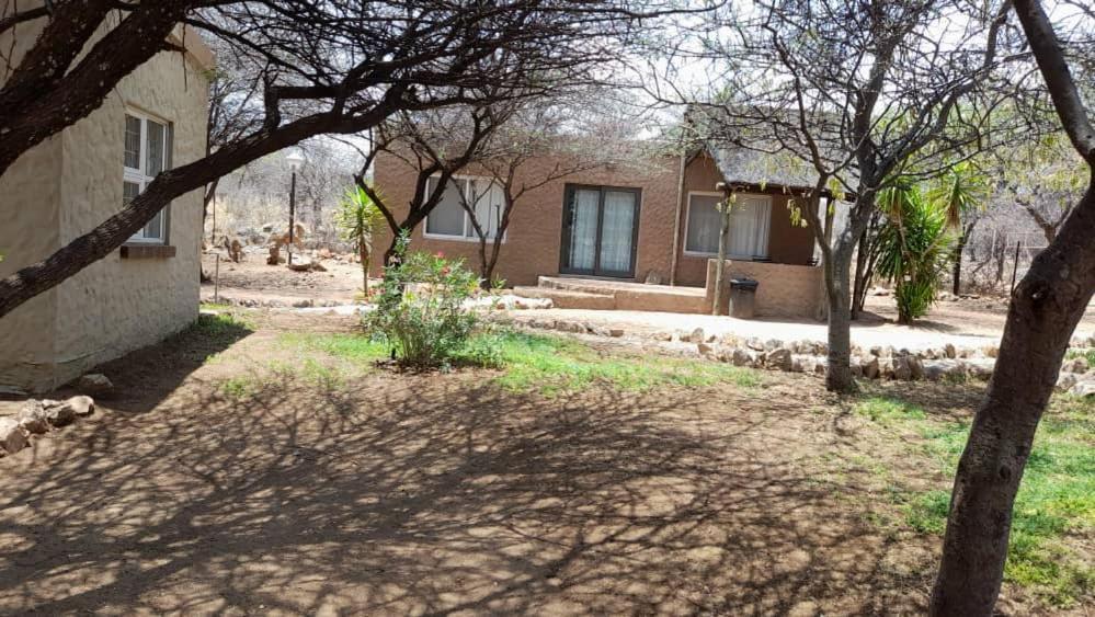 Ombo Rest Camp Hotel Okahandja Kamer foto